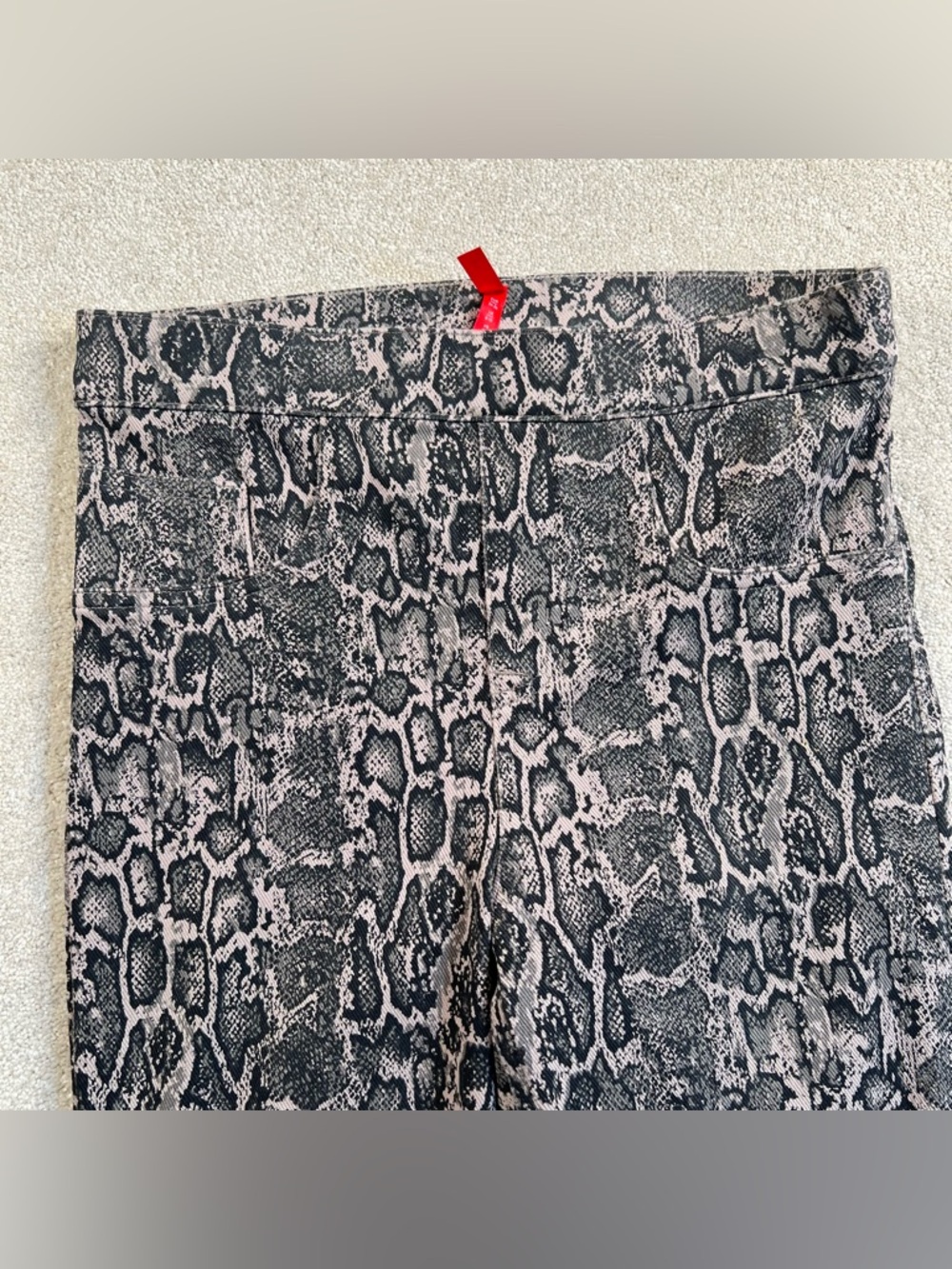 Spanx Leggings Jean-ish Animal Print Snake Gray 2 Pockets Women's Small - Picture 4 of 14